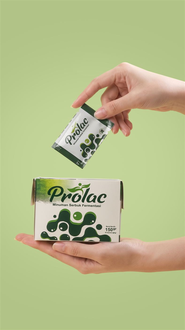 Tangan memegang box Prolac